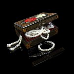 Wooden Jewelry Box Jewelry Organizer Vintage Hand Pained Peony Lacquer Trinket Box Storage Box with Lock Mirror for Jewelries Watches Necklace Ring Glasses Rectangle Chest Gifts Female - BOSOOKUXA