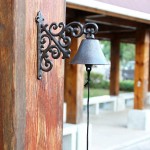 Decorative Bells Garden Pendant Outdoor Dinner Bell Rustic Old-Fashioned Large Cast Iron Wall-Mounted Metal Doorbell Accent for Decoration Outside The Farmhouse Color : Black Size 20.5×10.3×19cm - BIF0N5J68