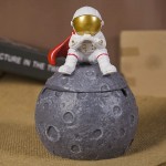 Astronaut Moon Ashtray with Lid Smell Proof for Indoor Outdoor Home Office Living Room Table Cute Creative Cartoon Sit Down Astronaut Spaceman Ashtray Resin Craft Ornament Grey - BK2N6K42B